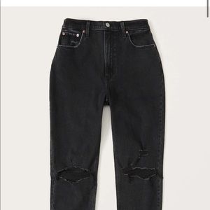 Abercrombie Ultra High Rise Mom Jean in Ripped Black l